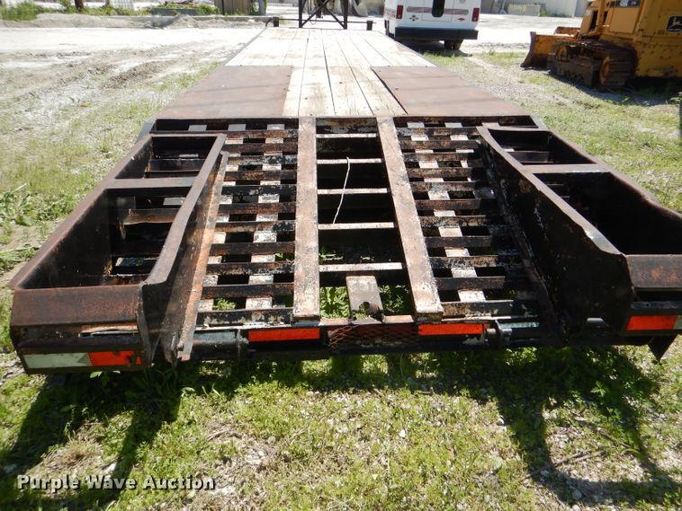 image for item DE3527 1985 Belshe T8GN equipment trailer