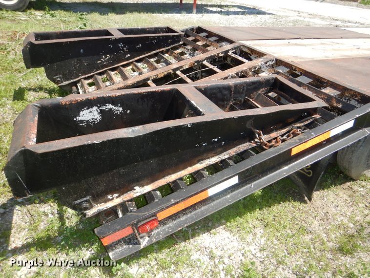 image for item DE3527 1985 Belshe T8GN equipment trailer