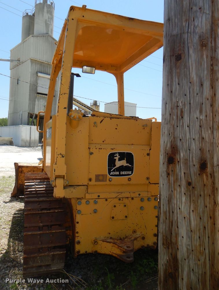 image for item DE3529 John Deere 450G dozer