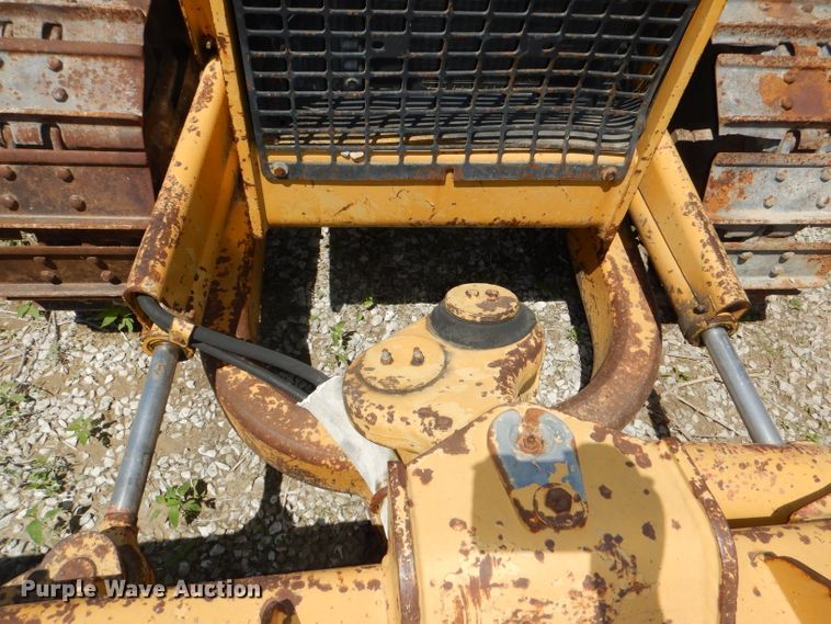 image for item DE3529 John Deere 450G dozer