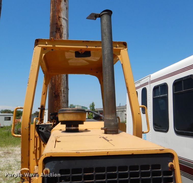 image for item DE3529 John Deere 450G dozer