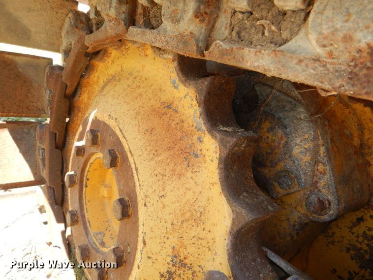 image for item DE3529 John Deere 450G dozer