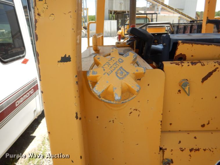 image for item DE3529 John Deere 450G dozer