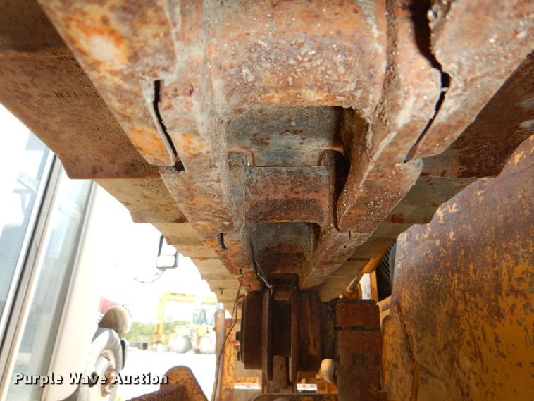 image for item DE3529 John Deere 450G dozer