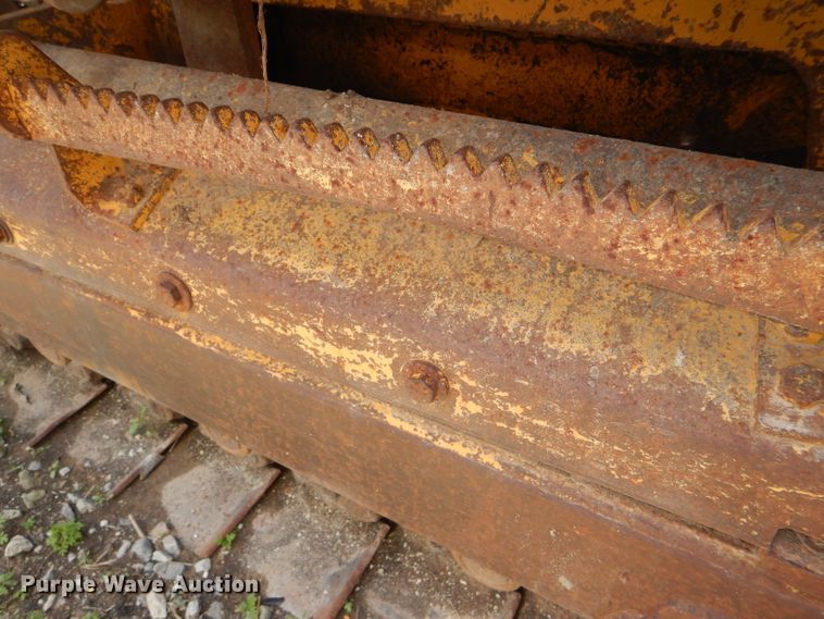 image for item DE3529 John Deere 450G dozer