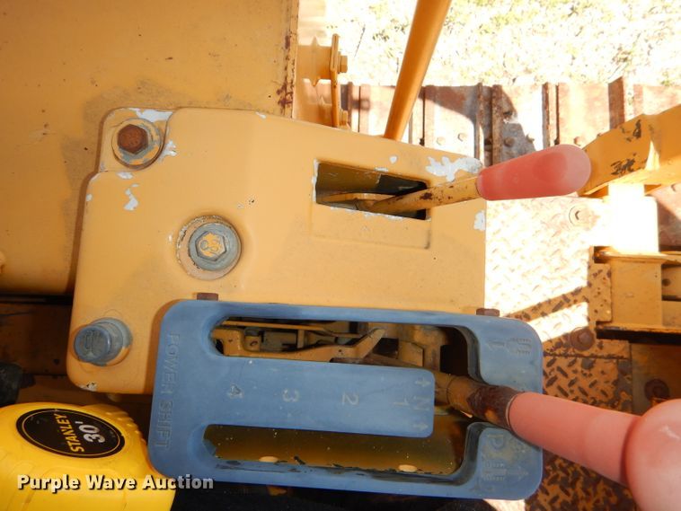 image for item DE3529 John Deere 450G dozer