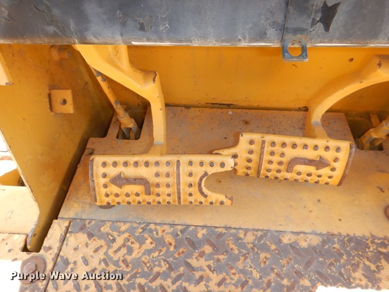 image for item DE3529 John Deere 450G dozer