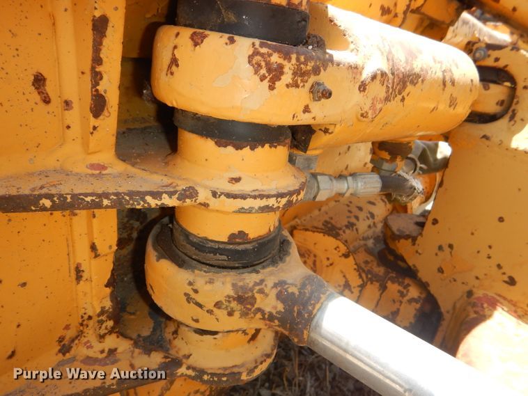 image for item DE3529 John Deere 450G dozer