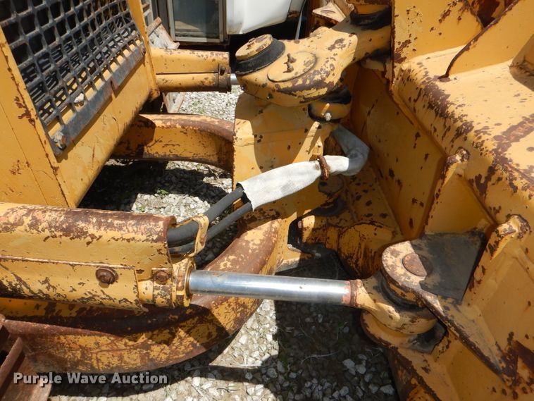 image for item DE3529 John Deere 450G dozer