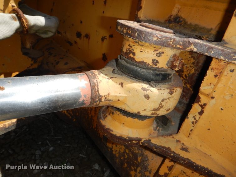 image for item DE3529 John Deere 450G dozer