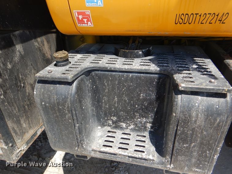 image for item DE3530 1997 GMC C7500 flatbed truck