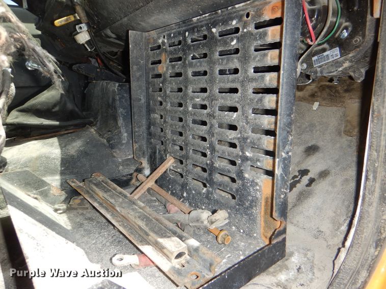 image for item DE3530 1997 GMC C7500 flatbed truck