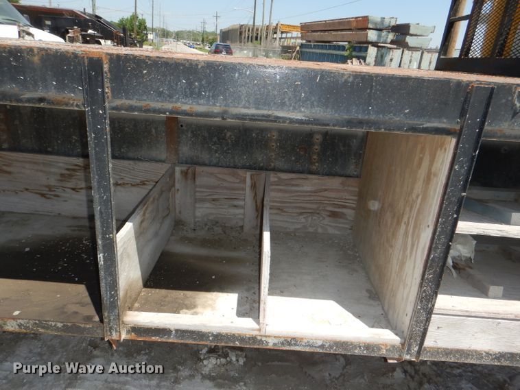 image for item DE3530 1997 GMC C7500 flatbed truck