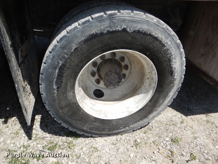 image for item DE3530 1997 GMC C7500 flatbed truck