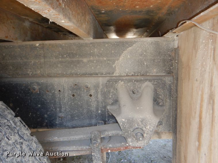 image for item DE3530 1997 GMC C7500 flatbed truck