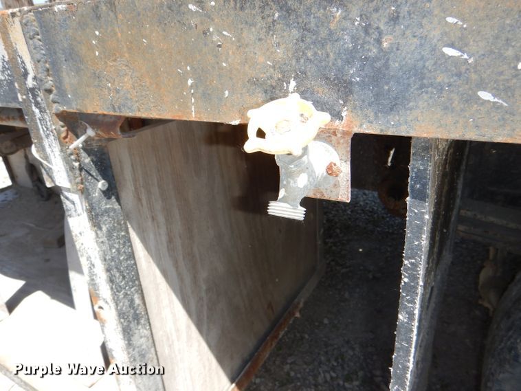 image for item DE3530 1997 GMC C7500 flatbed truck