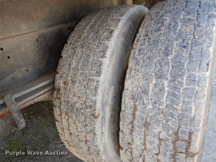 image for item DE3530 1997 GMC C7500 flatbed truck