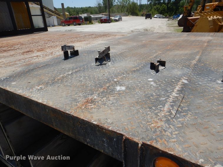 image for item DE3530 1997 GMC C7500 flatbed truck