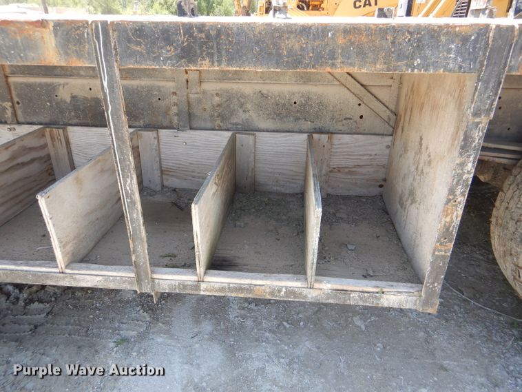 image for item DE3530 1997 GMC C7500 flatbed truck