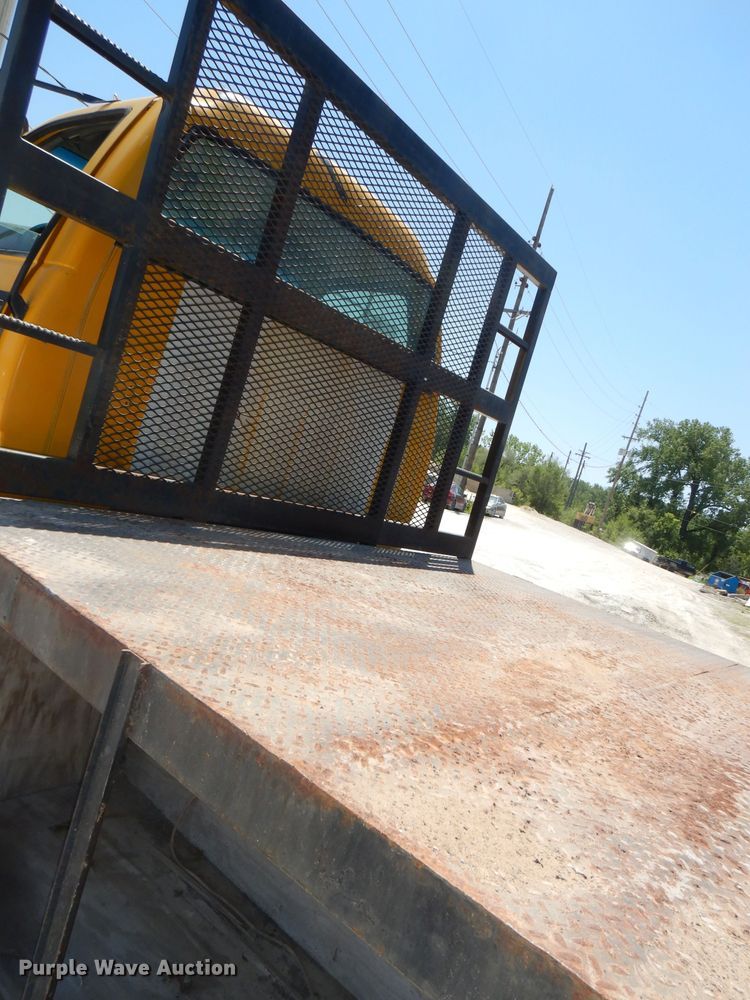 image for item DE3530 1997 GMC C7500 flatbed truck