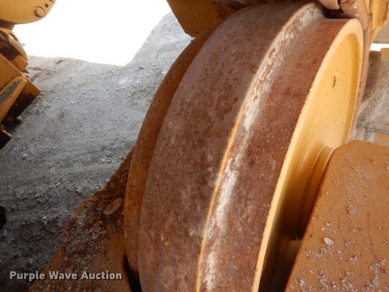 image for item DE3531 Caterpillar D6H LGP dozer