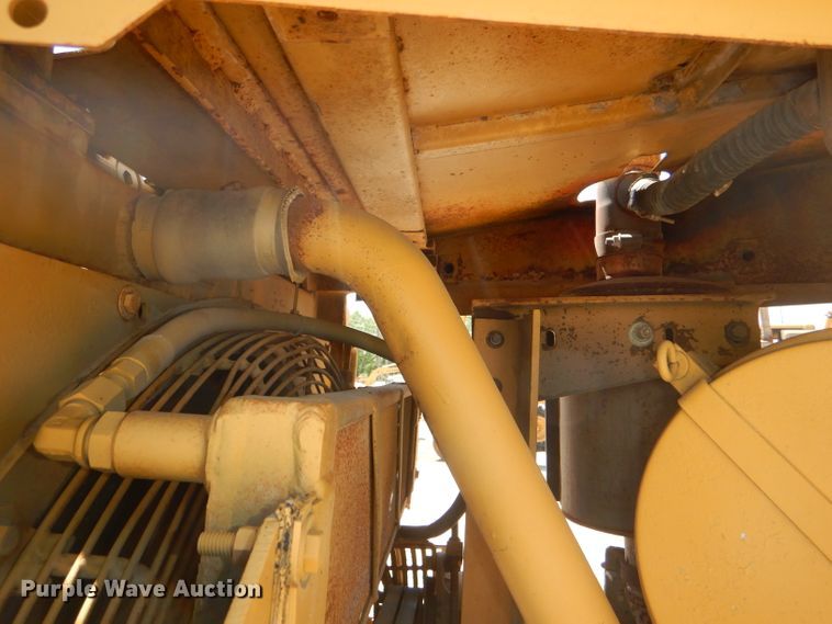 image for item DE3531 Caterpillar D6H LGP dozer