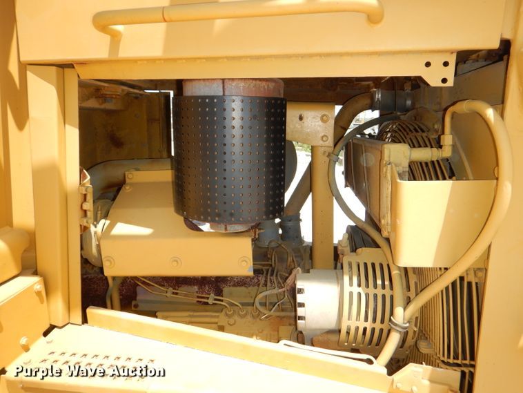 image for item DE3531 Caterpillar D6H LGP dozer