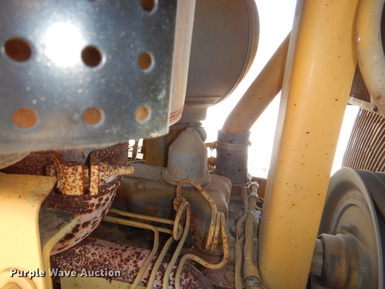 image for item DE3531 Caterpillar D6H LGP dozer