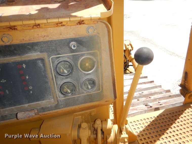 image for item DE3531 Caterpillar D6H LGP dozer