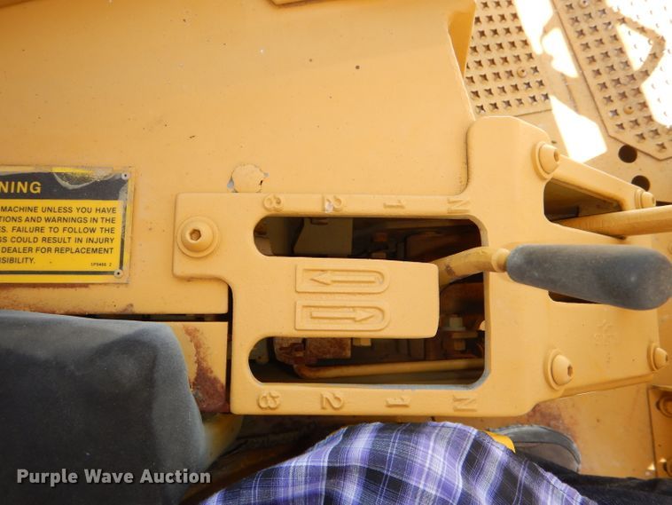 image for item DE3531 Caterpillar D6H LGP dozer