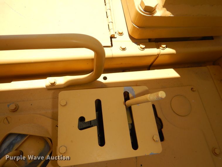 image for item DE3531 Caterpillar D6H LGP dozer