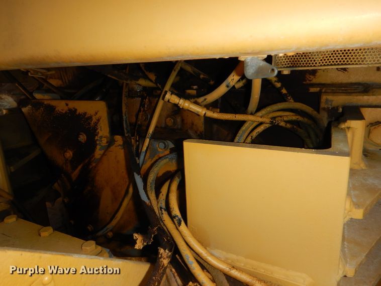 image for item DE3531 Caterpillar D6H LGP dozer