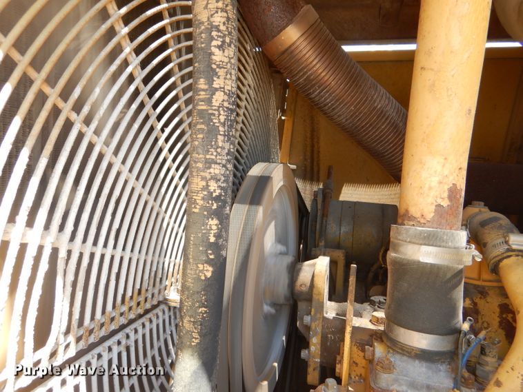 image for item DE3532 1985 Caterpillar 973 track loader