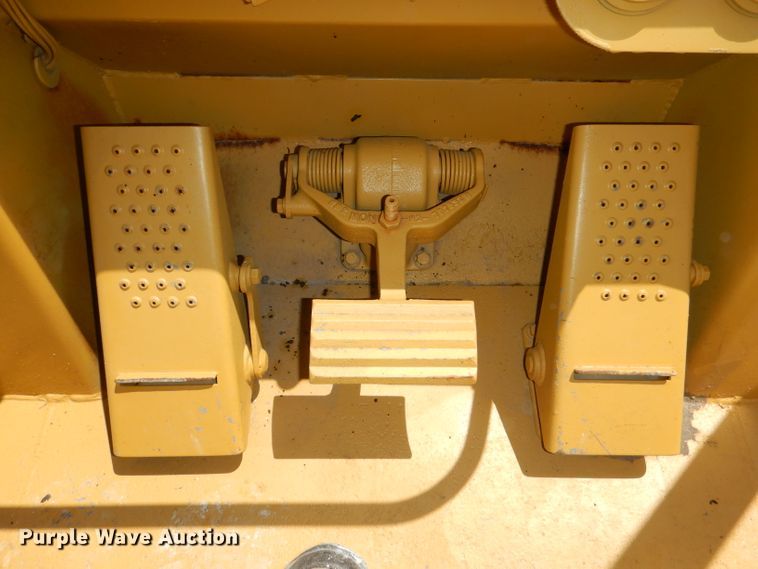 image for item DE3532 1985 Caterpillar 973 track loader