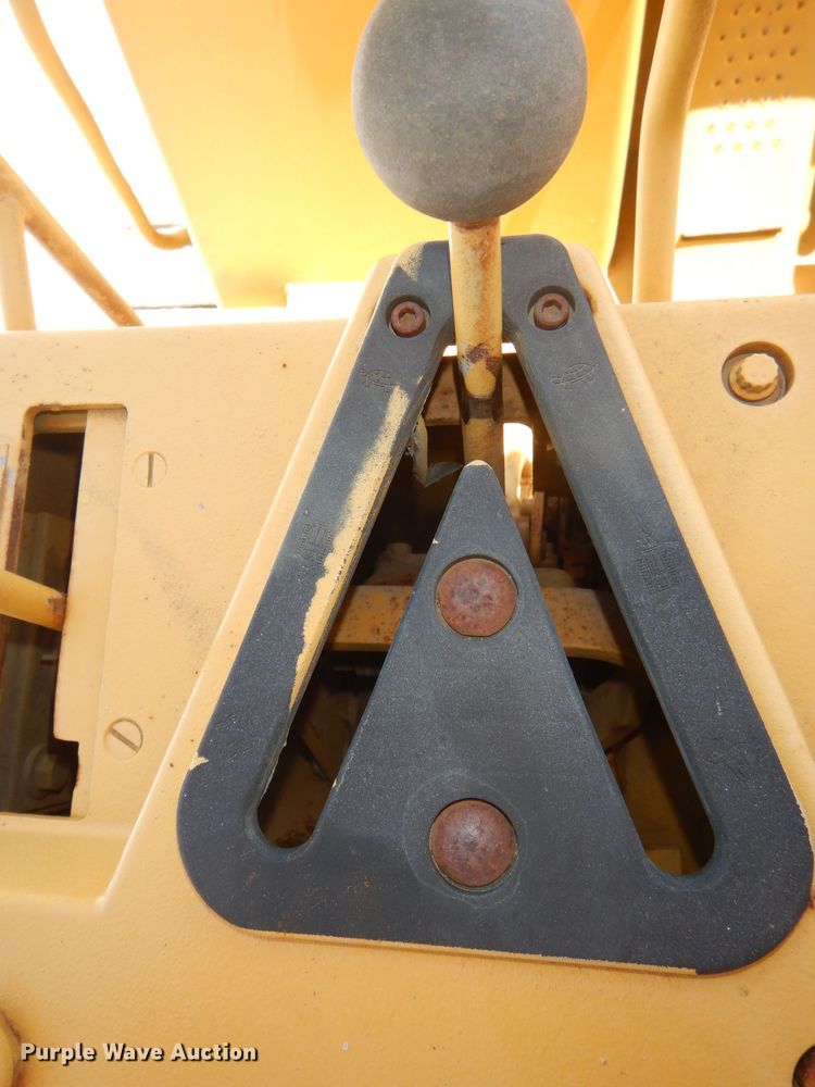 image for item DE3532 1985 Caterpillar 973 track loader