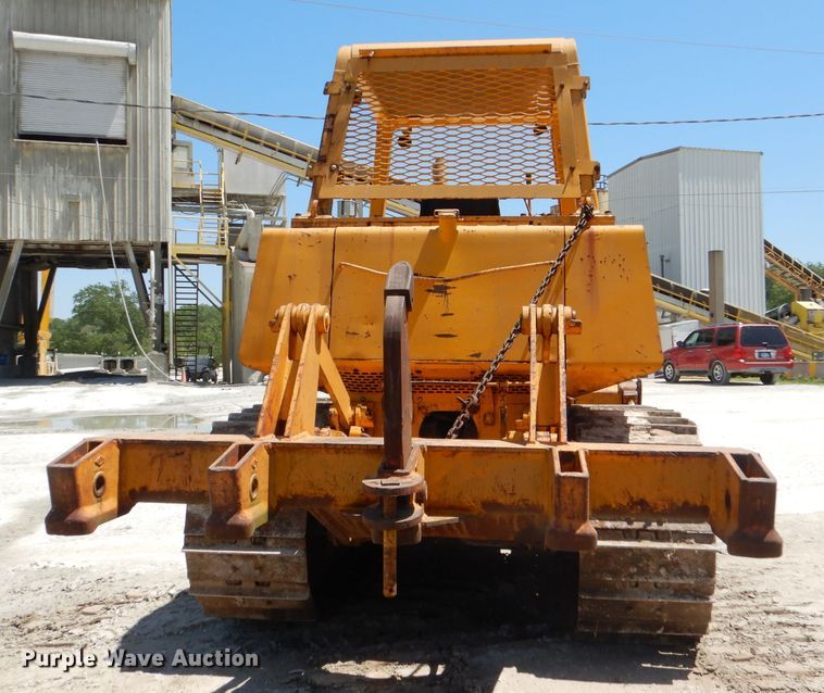 image for item DE3533 1983 John Deere 850 dozer