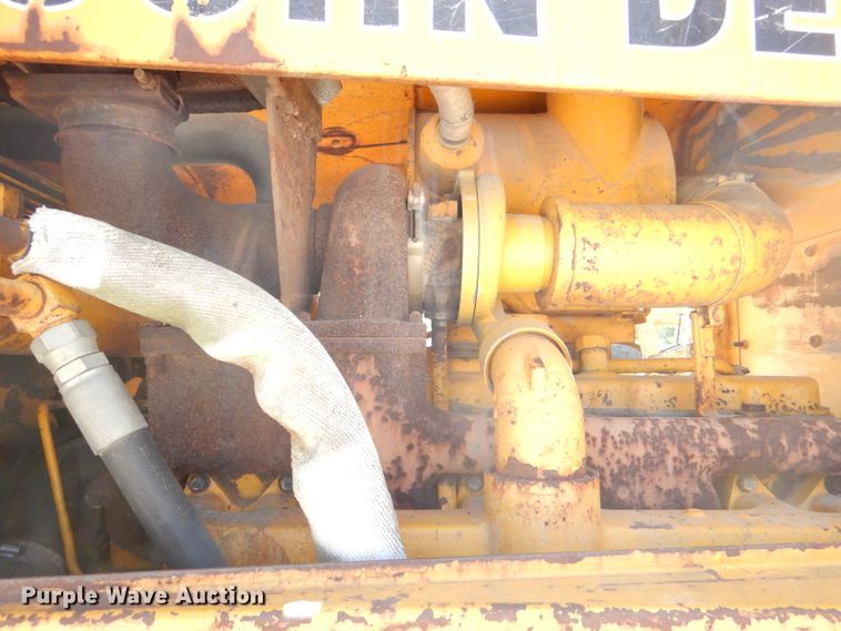 image for item DE3533 1983 John Deere 850 dozer