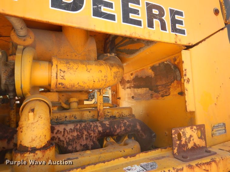 image for item DE3533 1983 John Deere 850 dozer