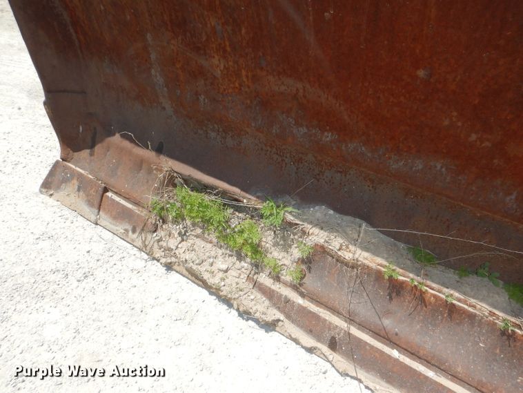 image for item DE3533 1983 John Deere 850 dozer