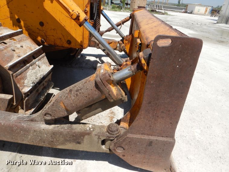 image for item DE3533 1983 John Deere 850 dozer