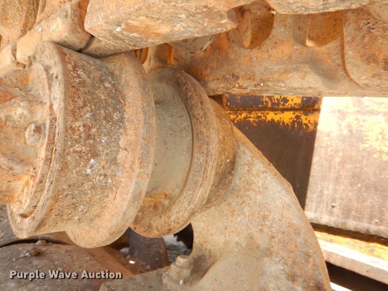 image for item DE3533 1983 John Deere 850 dozer