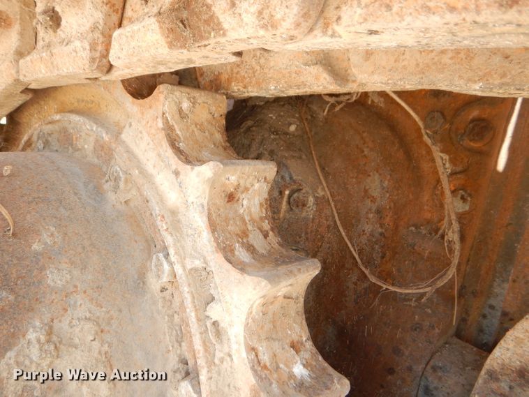 image for item DE3533 1983 John Deere 850 dozer