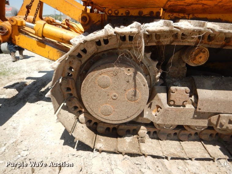 image for item DE3533 1983 John Deere 850 dozer