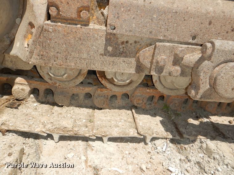 image for item DE3533 1983 John Deere 850 dozer