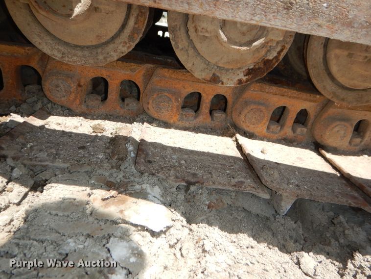 image for item DE3533 1983 John Deere 850 dozer