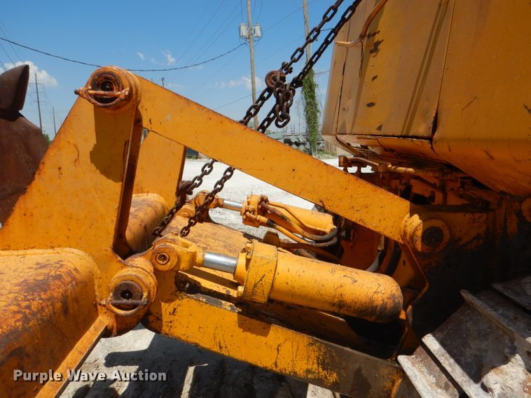 image for item DE3533 1983 John Deere 850 dozer