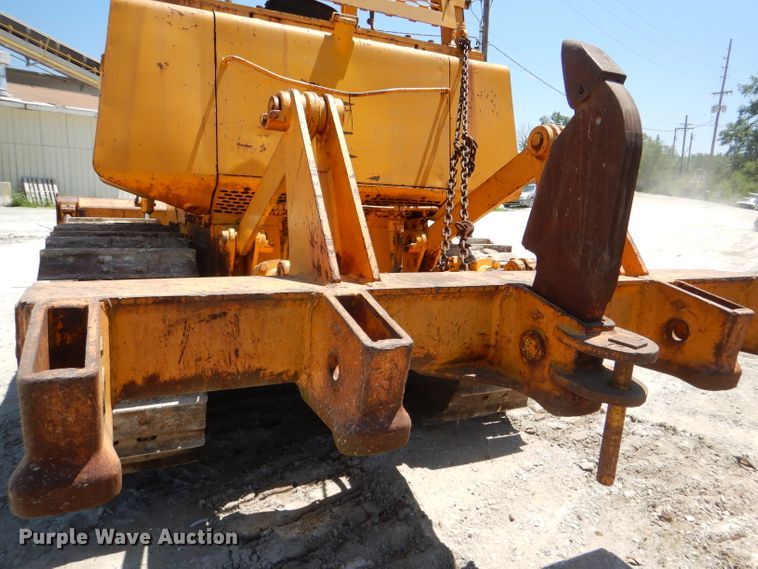 image for item DE3533 1983 John Deere 850 dozer