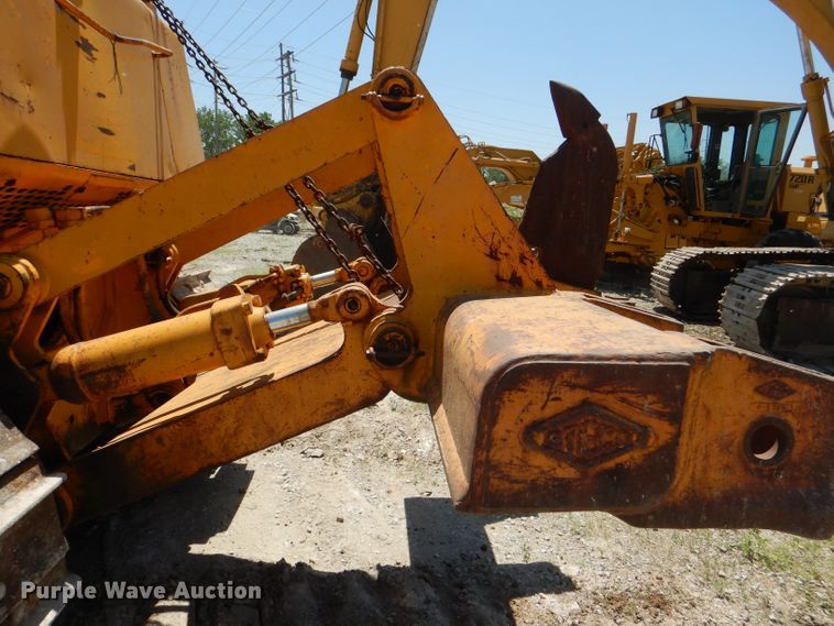 image for item DE3533 1983 John Deere 850 dozer