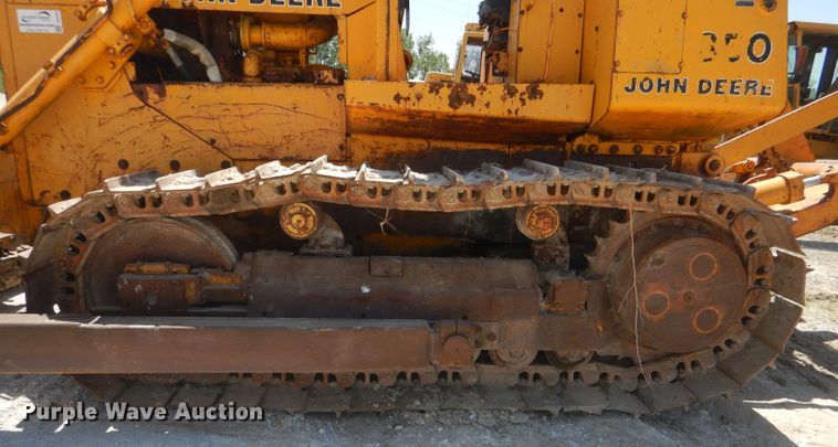 image for item DE3533 1983 John Deere 850 dozer