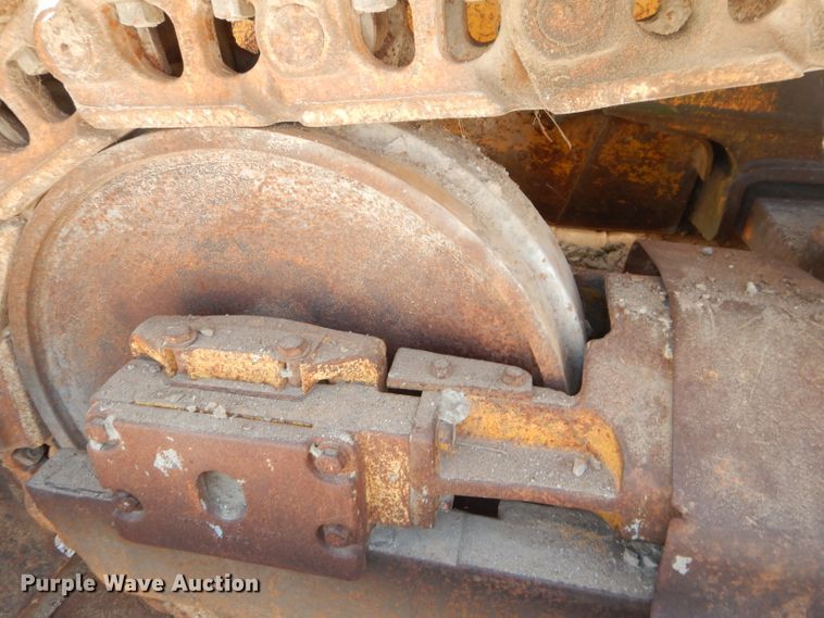 image for item DE3533 1983 John Deere 850 dozer